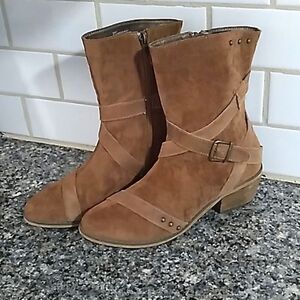 Joyfolie Winona Leather Suede Buckle Strappy Ankle Boots. Size 7